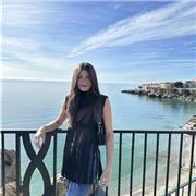 titulación de económicas en curso (cuarto año). 
Me gustaría ayudarte con clases de refuerzo de cualquier asignatura y cualquier nivel hasta la ESO. Matemáticas aplicadas y economía para cursos de ballicherato y grados universitarios.